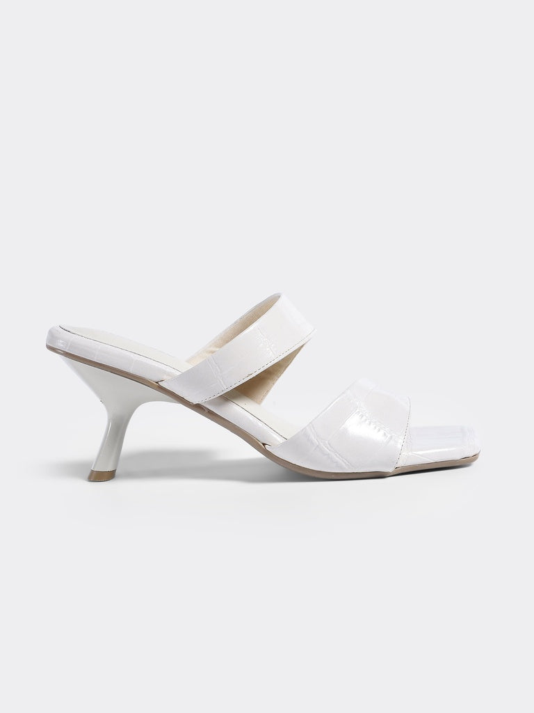 LUNA BLU Woman Ivory Double-Strap Kitten Heel Sandals