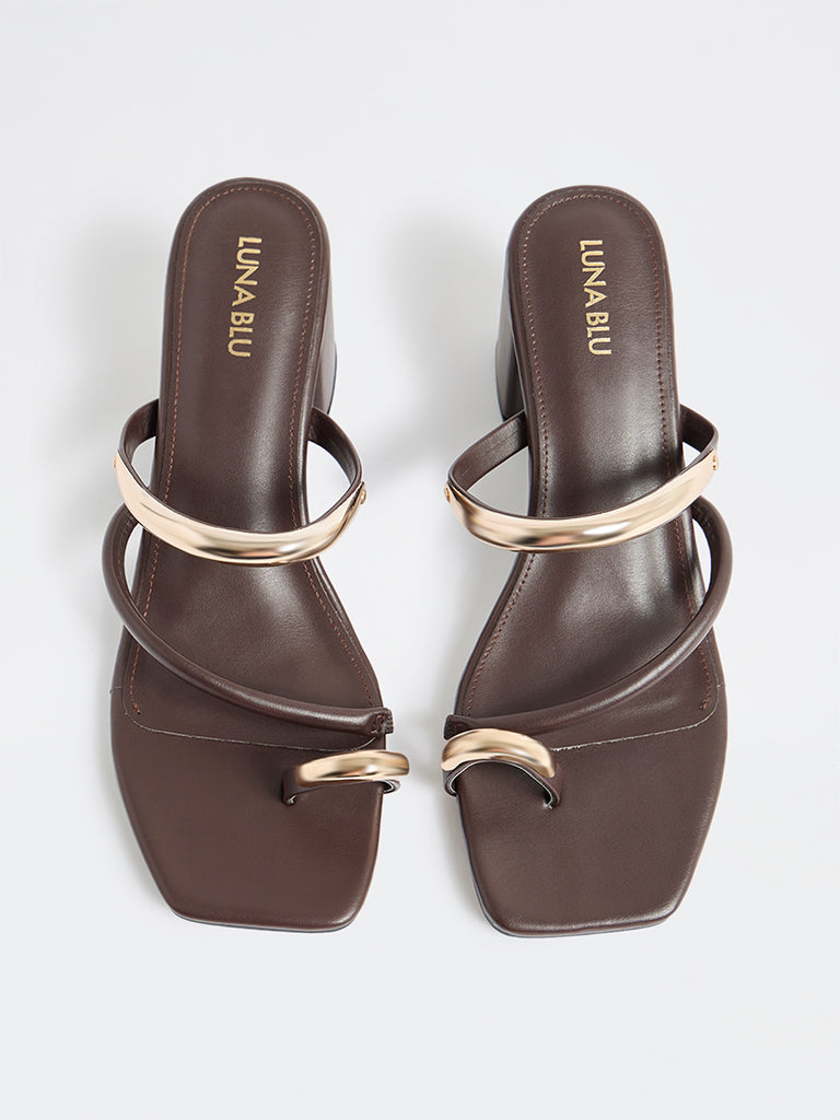 LUNA BLU Dark Brown Toe Ring Detail Block-Heel Sandals