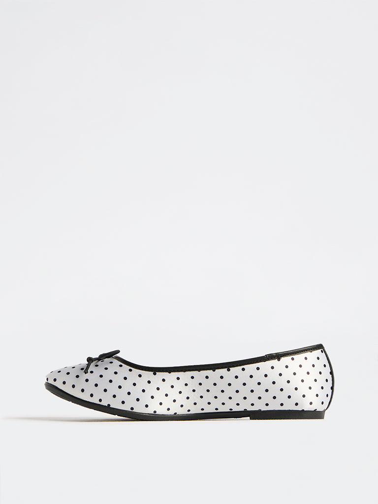 LUNA BLU White Ballerinas