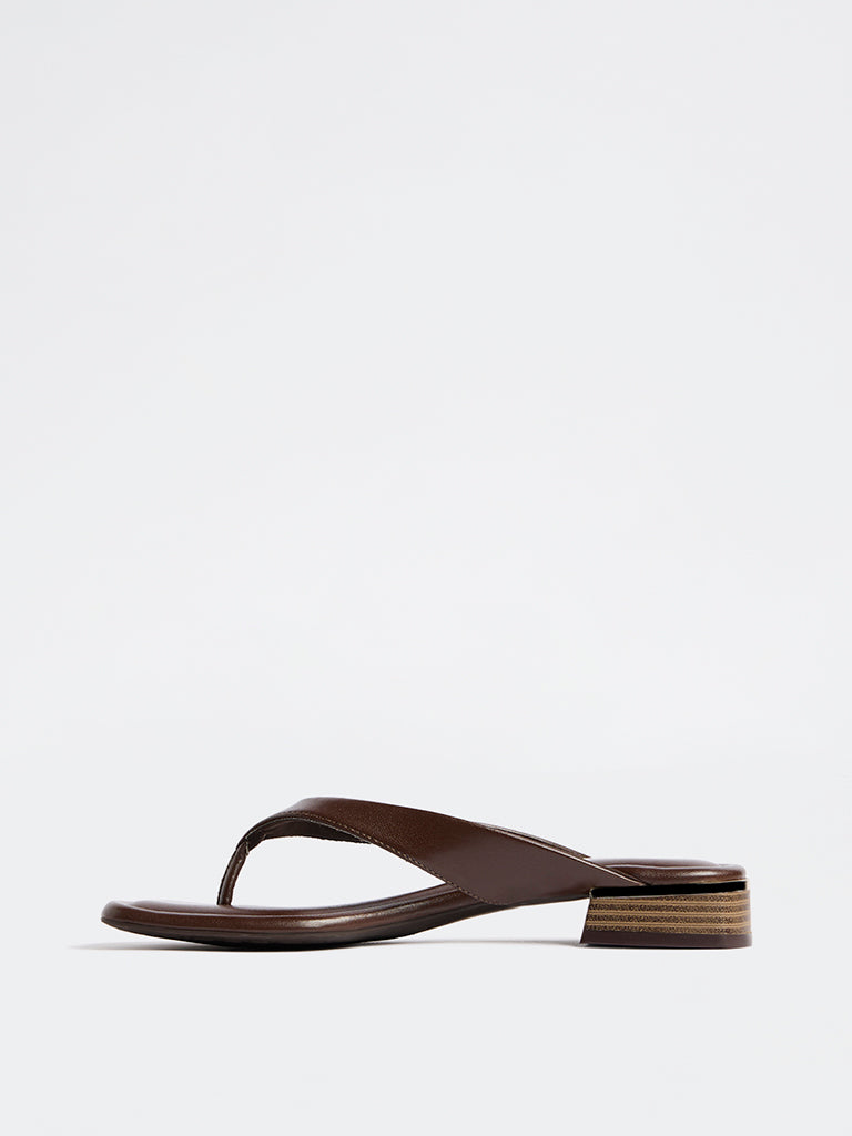 LUNA BLU Dark Brown Thong-Strap Sandals