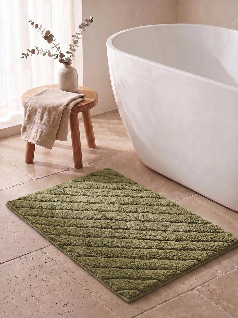 Westside Home Green Diagonal Striped Bath Mat