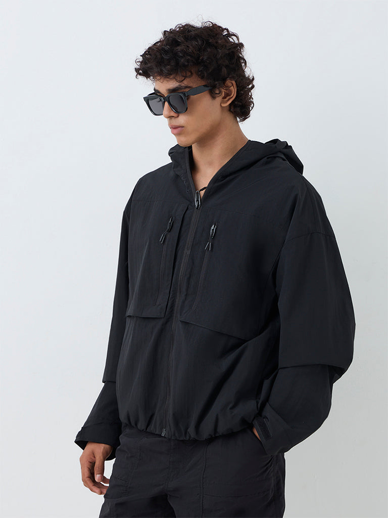 Nuoflexx Black Solid Relaxed-Fit Windbreaker Jacket