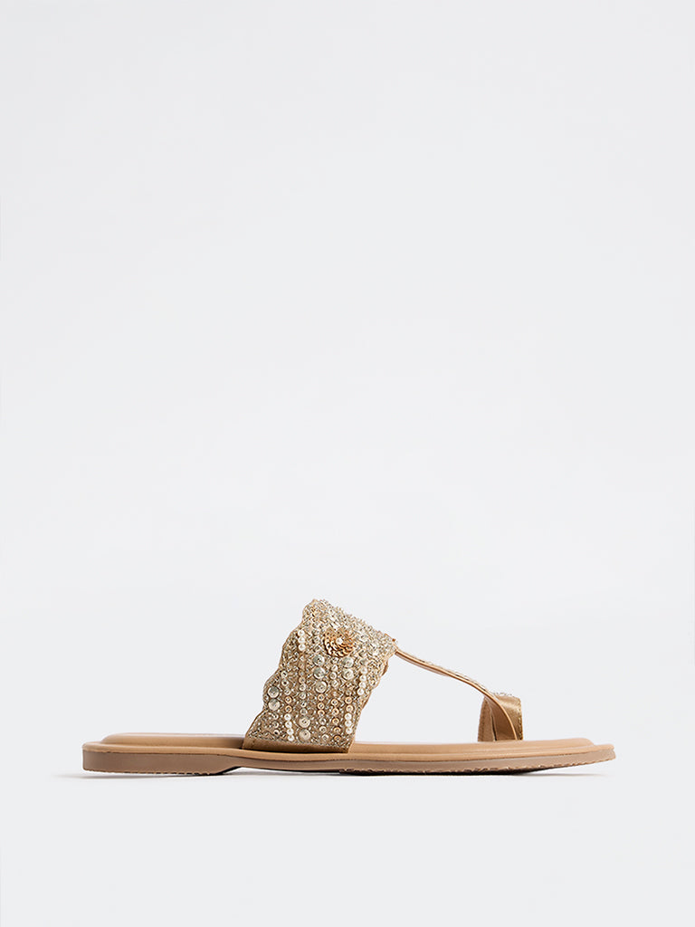 LUNA BLU Light Gold Kolhapuri Sandals