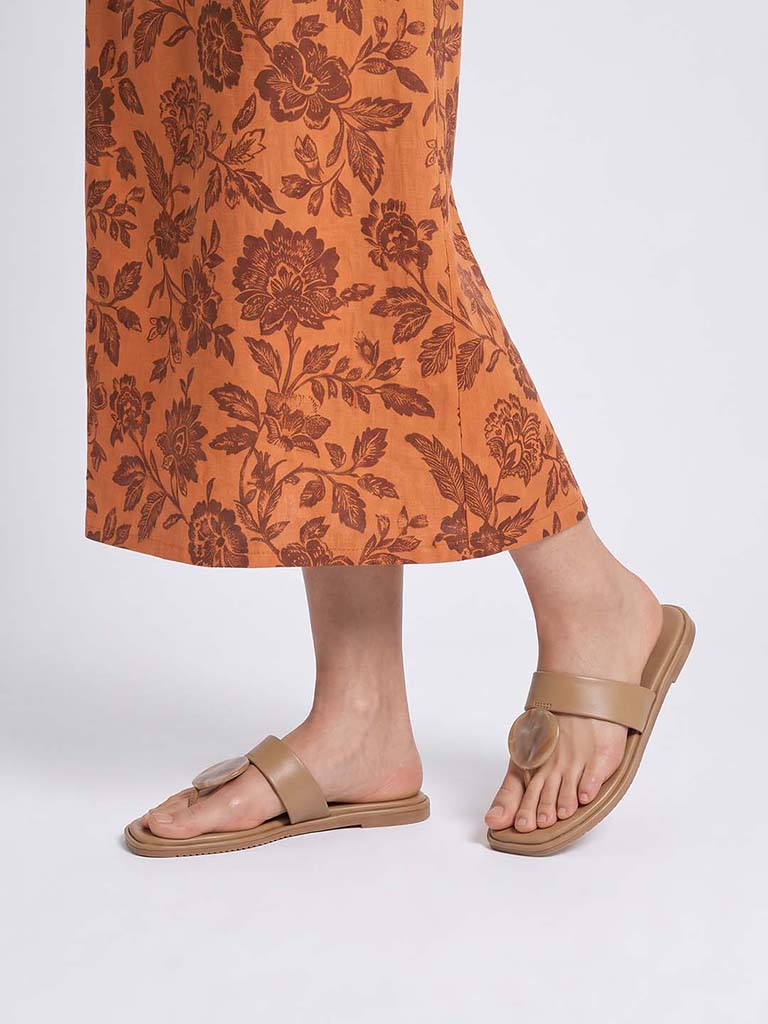 LUNA BLU Brown Thong-Strap Sandals