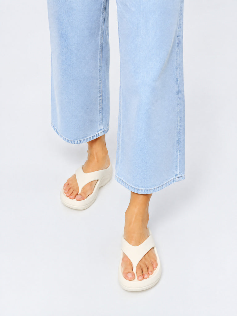LUNA BLU Ivory Comfort Flip-Flops