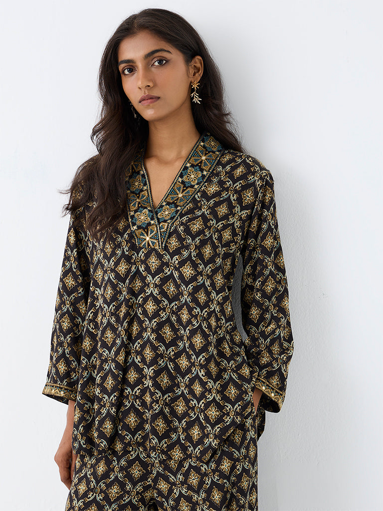Utsa Black Floral Printed Tunic