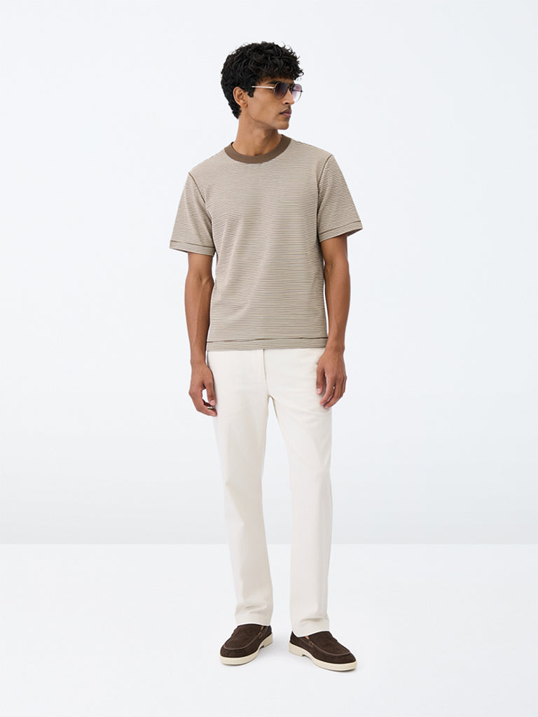 Ascot Off-White Solid Relaxed-Fit Mid-Rise Chinos