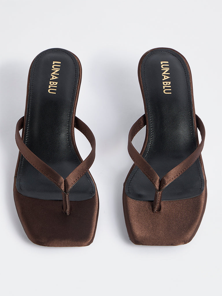 LUNA BLU Brown Thong-Strap Kitten Heel Sandals