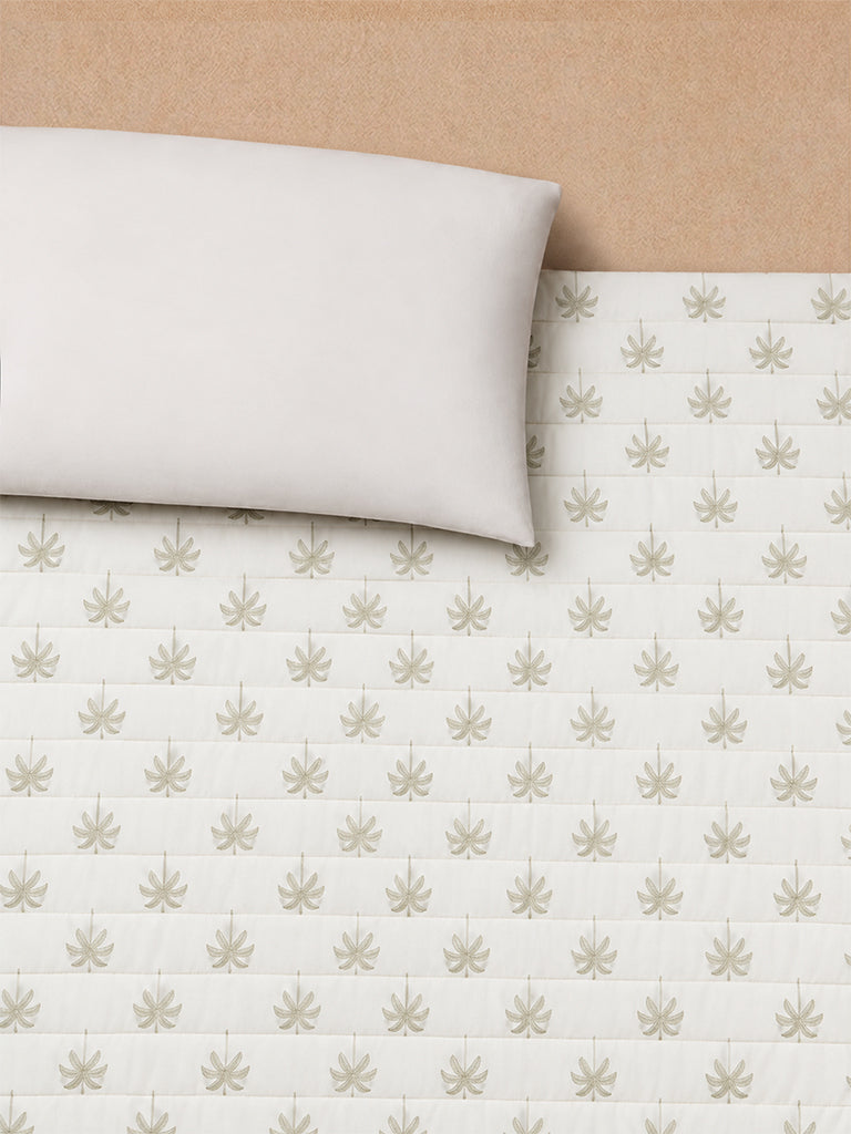 Westside Home Olive Tropical Design Quilted Queen Bed Comforter