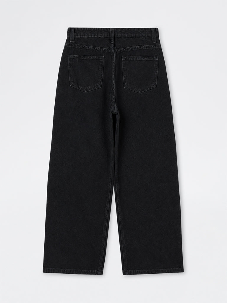 Boys Black Patch-Detail Mid-Rise Relaxed Fit Jeans