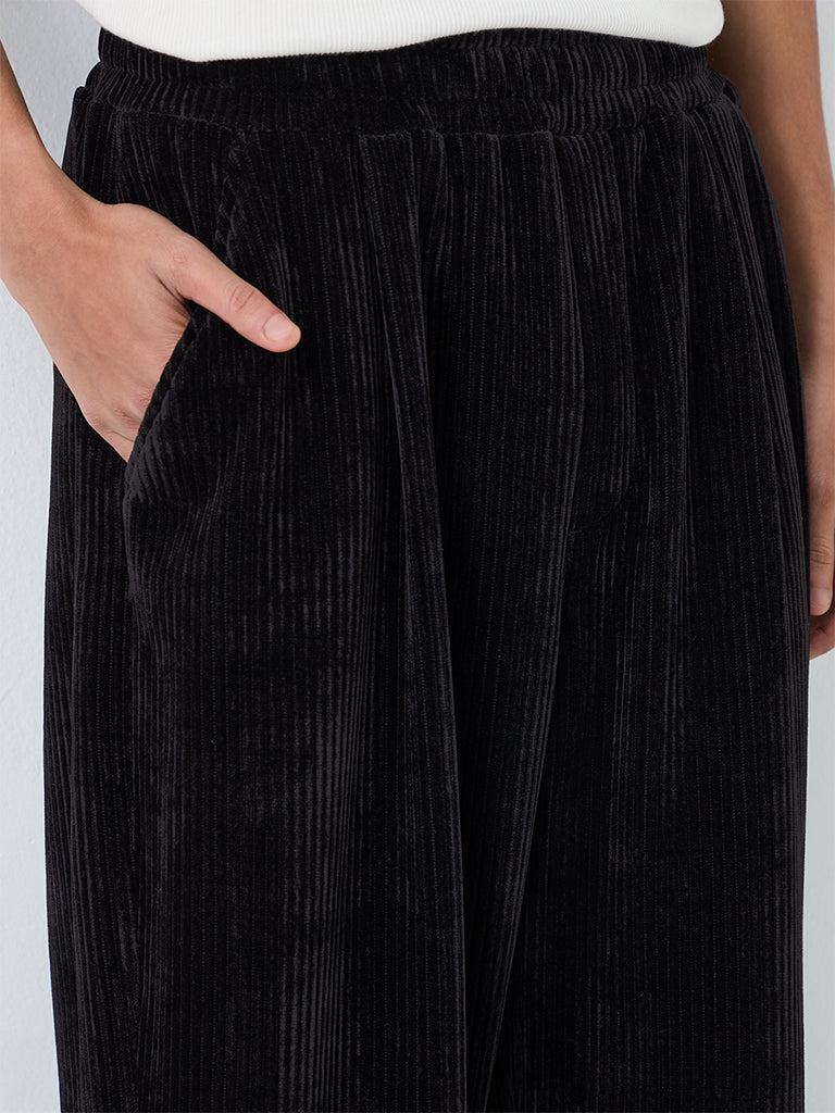 Nuon Black Corduroy Baggy-Fit Mid-Rise Pants