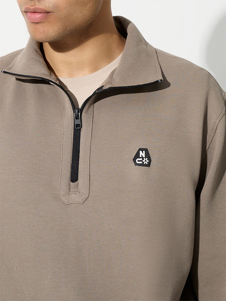 Nuoflexx Taupe Patch-Detail Relaxed-Fit Cotton-Blend Sweatshirt