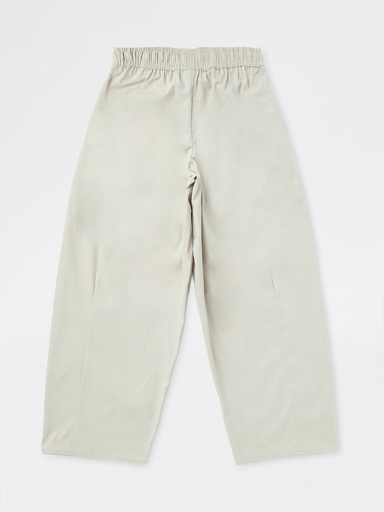 Y&F Kids Girls Light Grey Pleated High-Rise Trousers