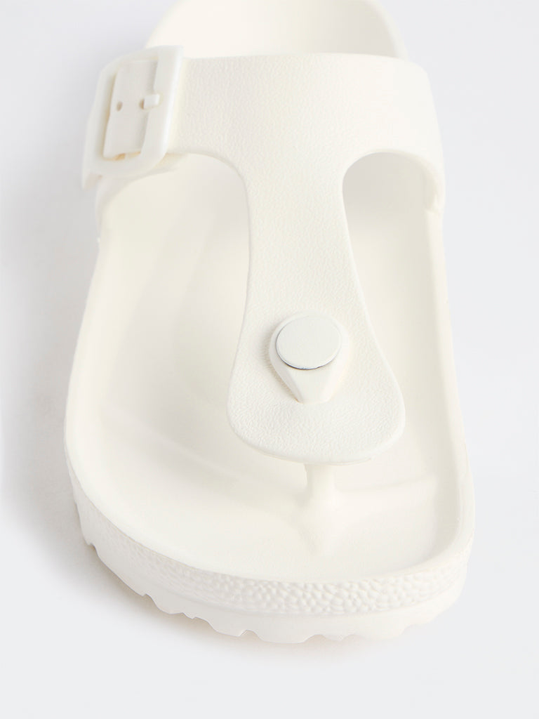 LUNA BLU White Buckle-Detail Thong-Strap Sandals