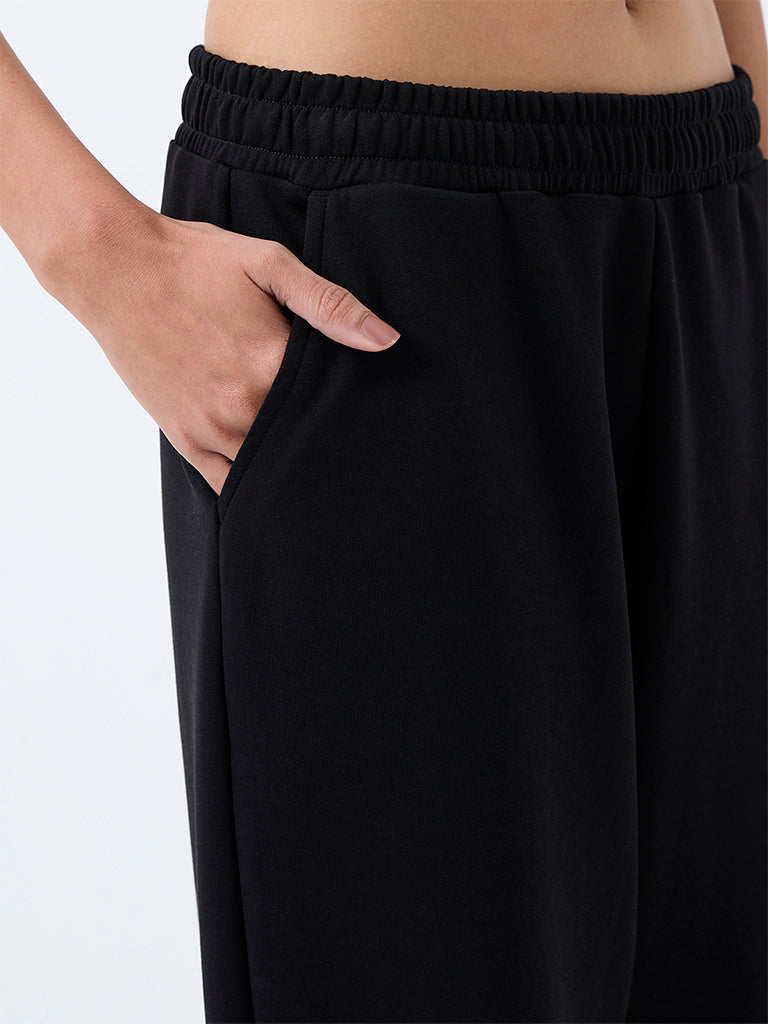 Nuoflexx Black Solid High-Rise Joggers
