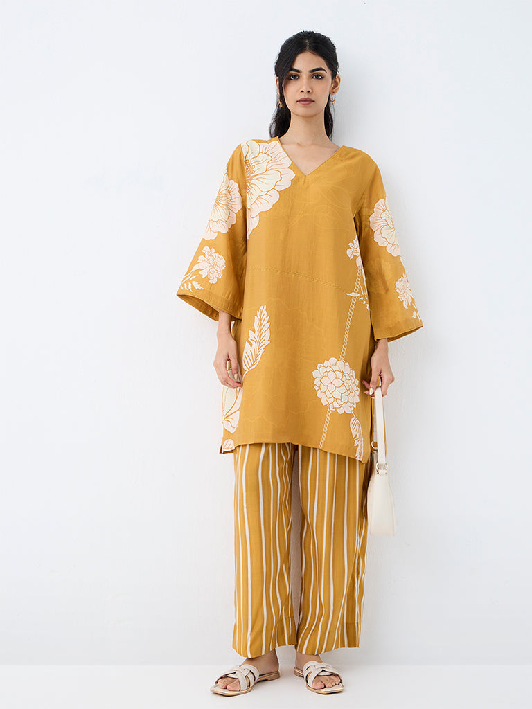 Utsa Mustard Floral Printed Straight Kurta