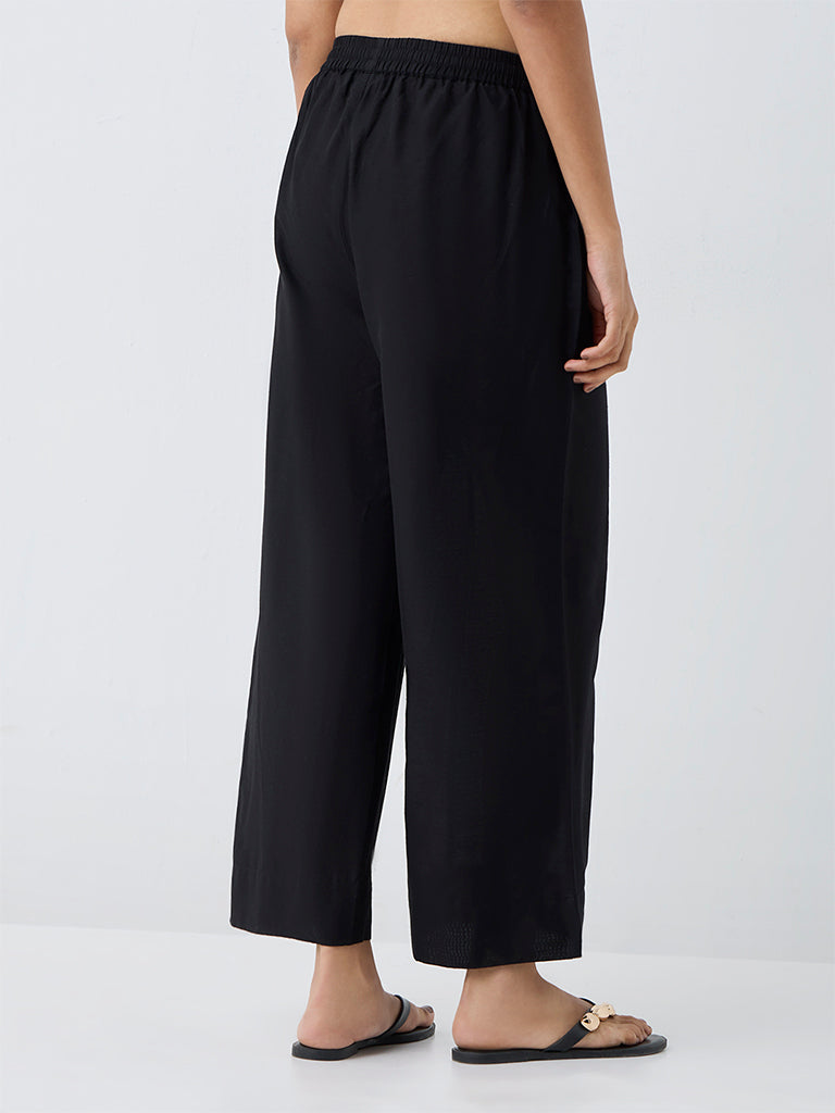 Utsa Black Solid Pants