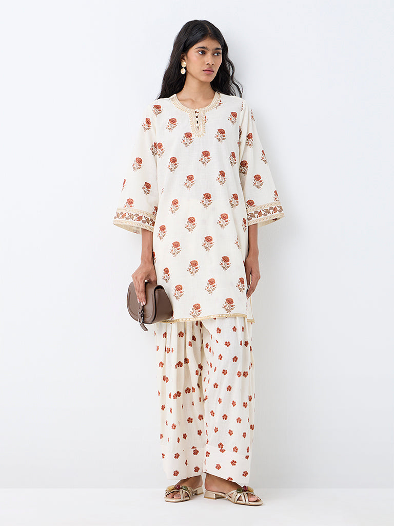 Utsa Off-White Floral Detailed Farshi Cotton Salwar
