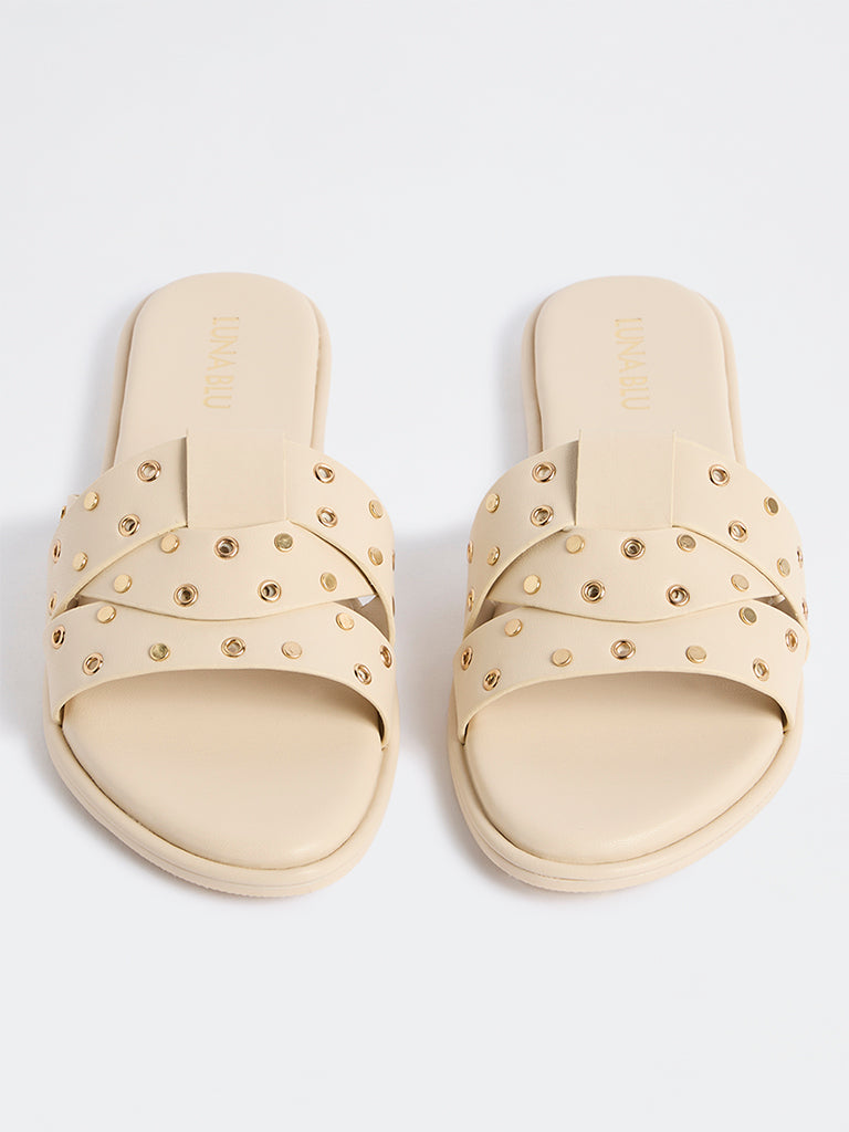 LUNA BLU Ivory Stud-Detailed Slides