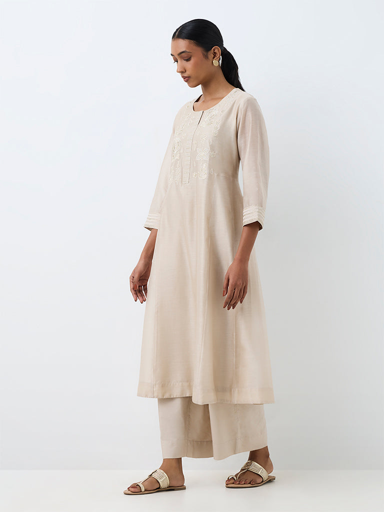 Zuba Off-White Floral Embroidered Silk Kurta