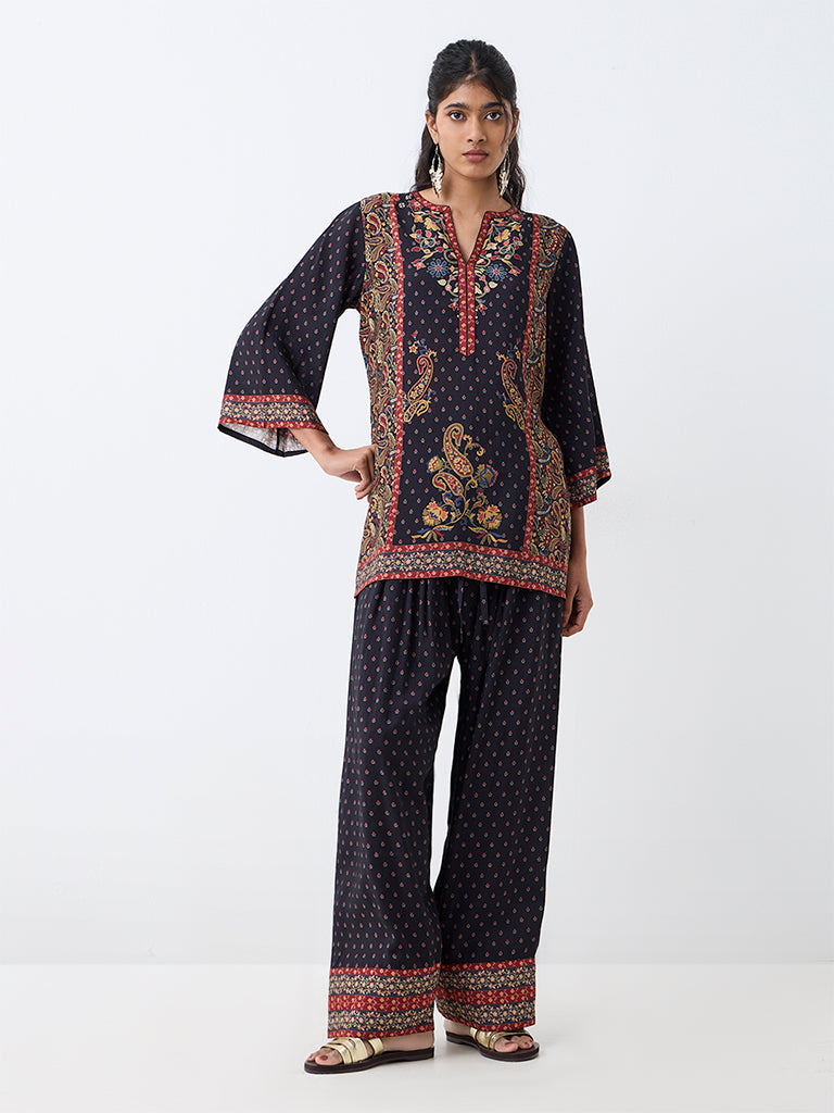 Utsa Black Paisley Printed Tunic