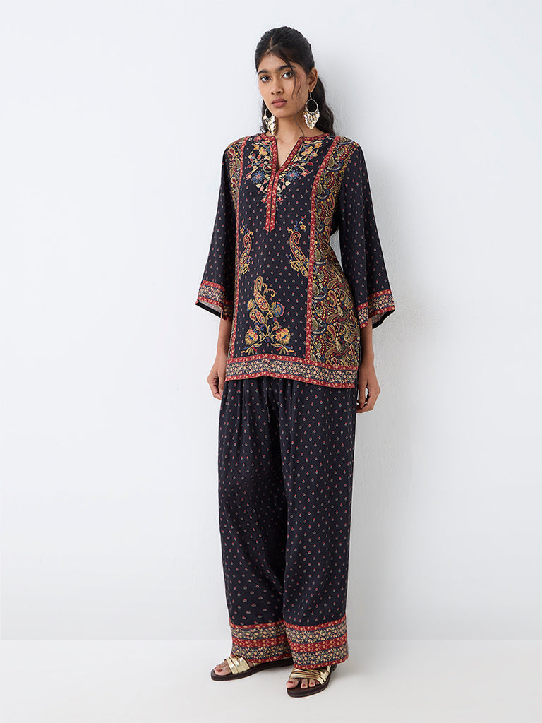 Utsa Black Paisley Printed Tunic