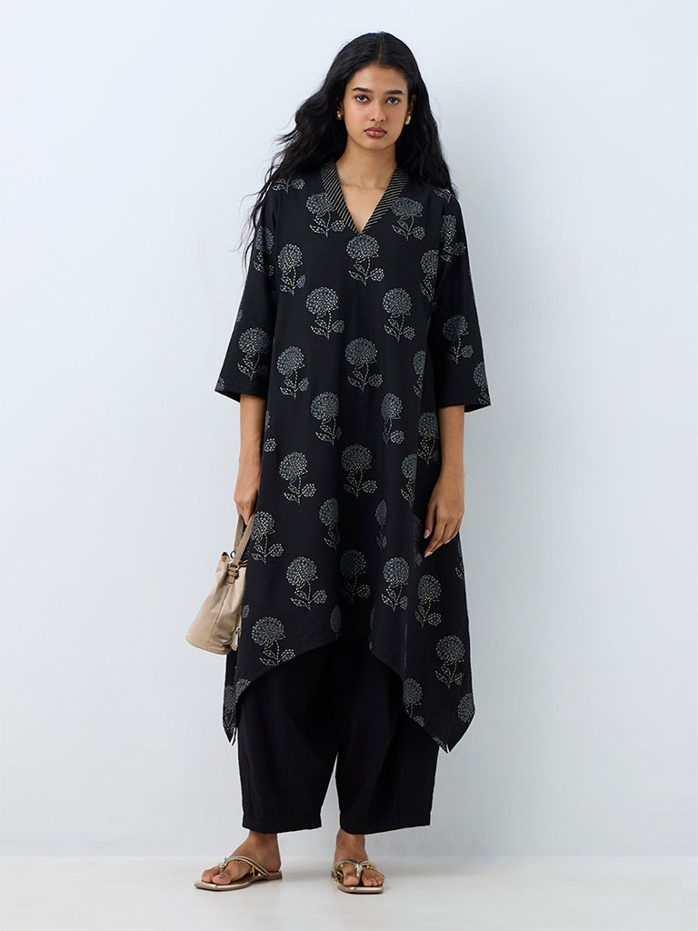Utsa Black Solid Farshi Salwar