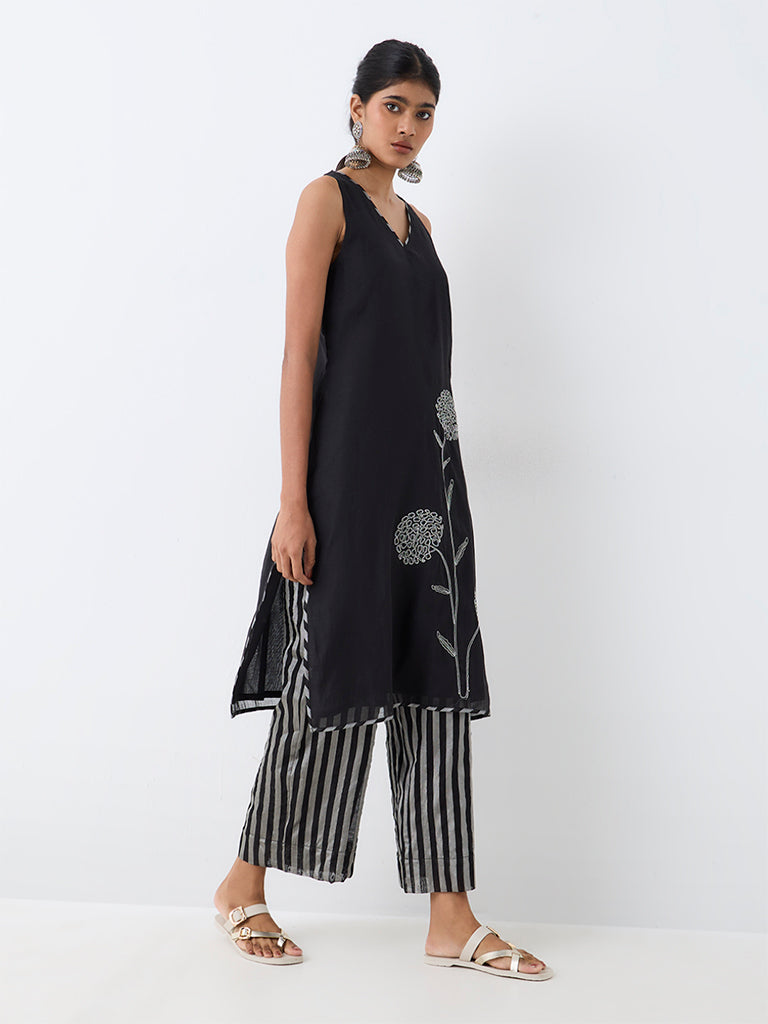 Utsa Black Striped Pants