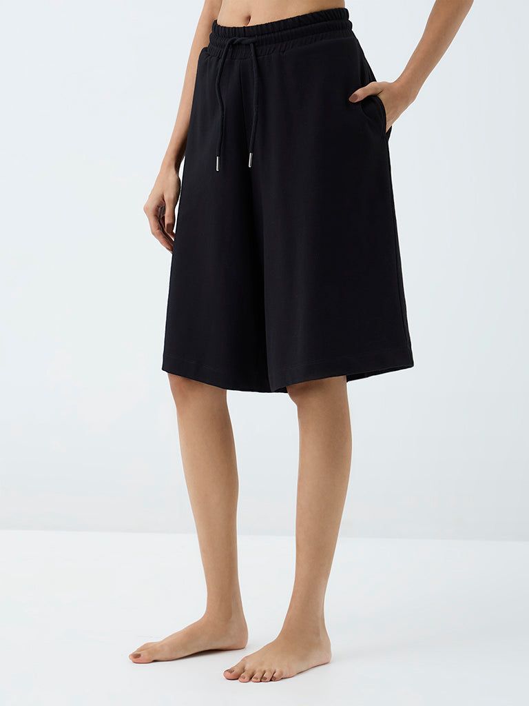 Superstar Black Solid High-Rise Cotton-Blend Jorts