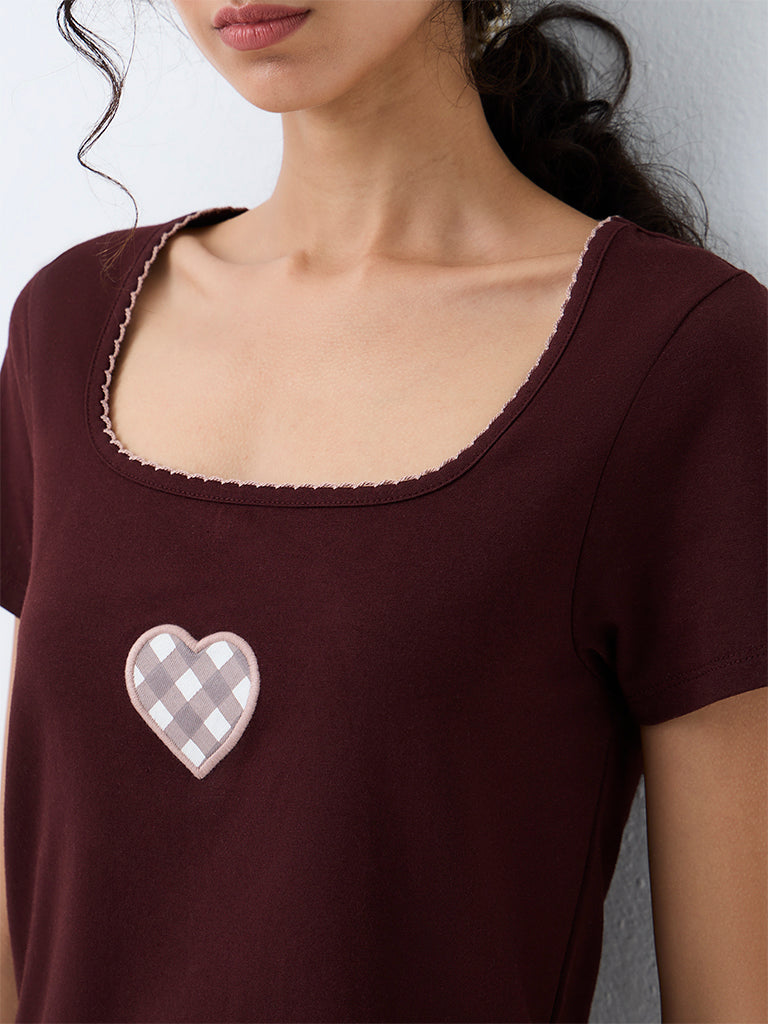 Superstar Dark Brown Heart Embroidered T-Shirt