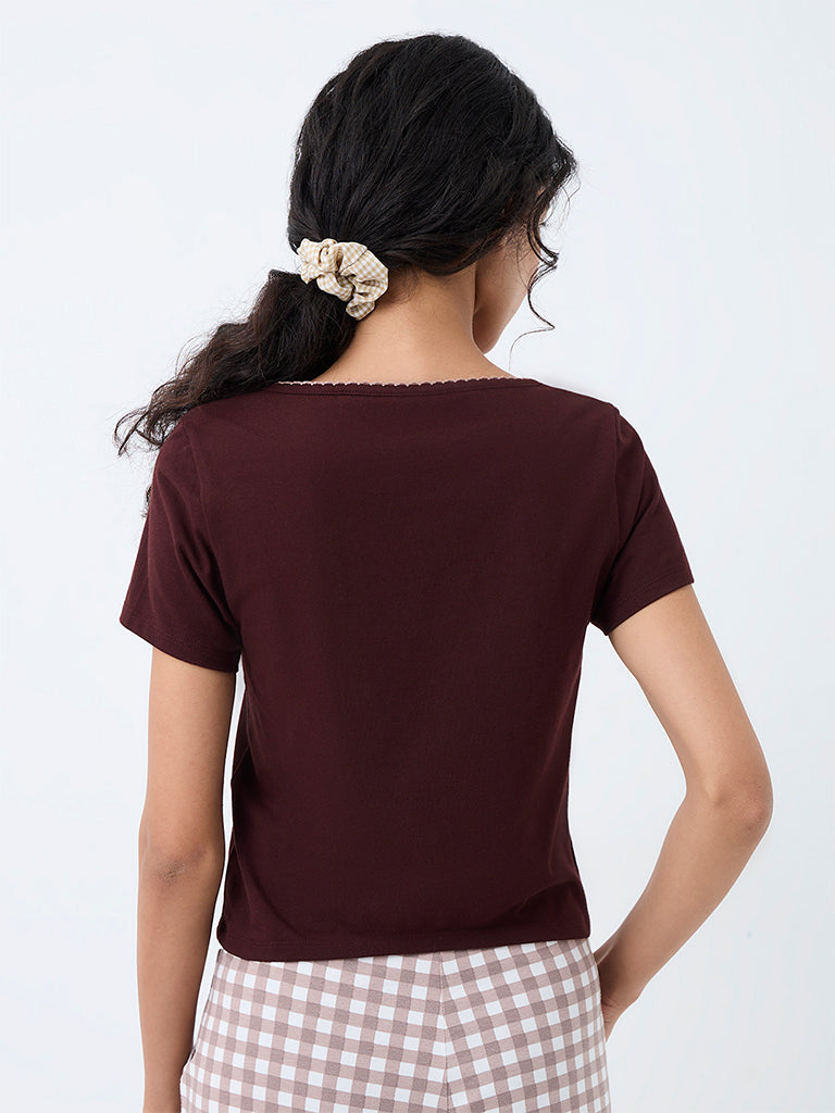 Superstar Dark Brown Heart Embroidered T-Shirt
