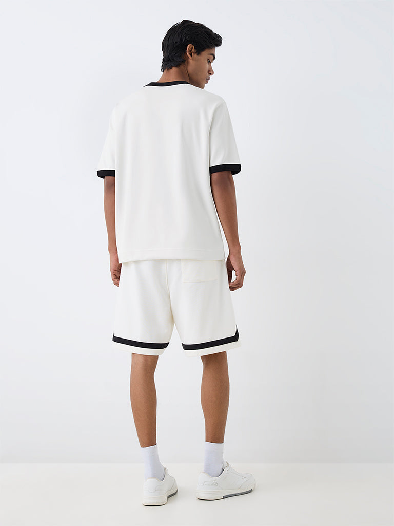 Nuoflexx White Contrast-Detail Relaxed-Fit Mid-Rise Shorts