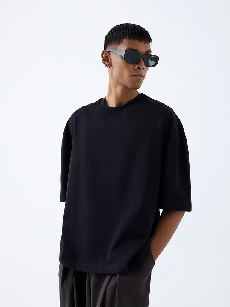 Nuon Black Solid Relaxed-Fit T-Shirt
