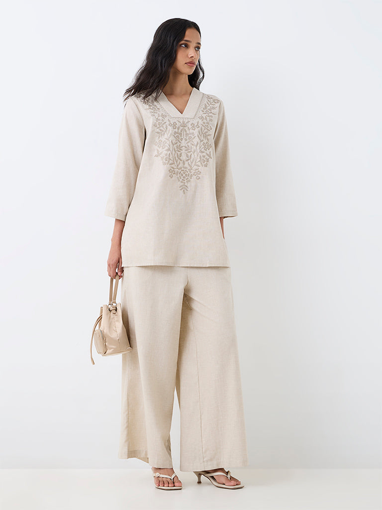 Utsa Ivory Floral Embroidered Cotton Kurti