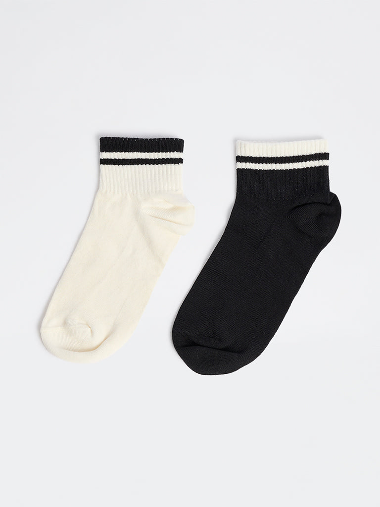 Wunderlove Black and White Striped Cotton-Blend Ankle Socks - Pack of 2