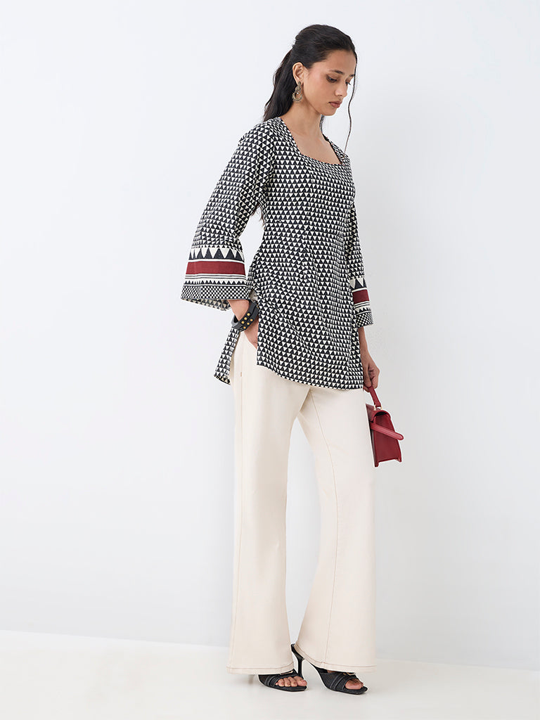 Utsa Black Geometric Printed Cotton Kurti