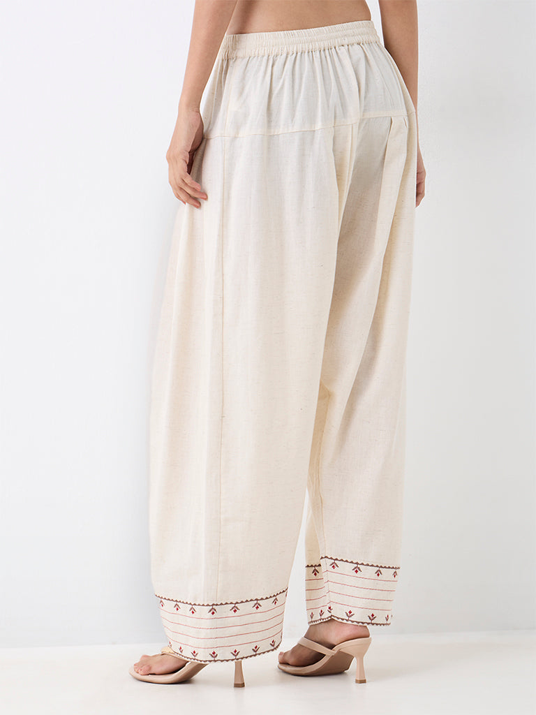 Utsa Off-White Floral Detailed Cotton-Blend Farshi Salwar