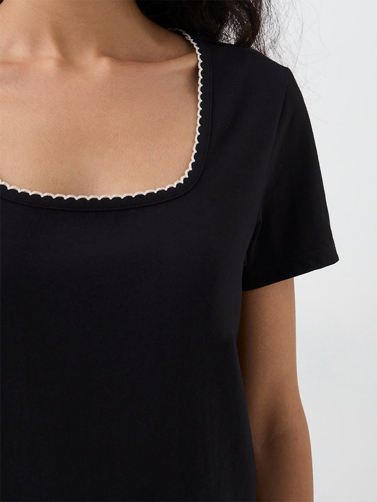 Superstar Black Scalloped Cotton-Blend Top