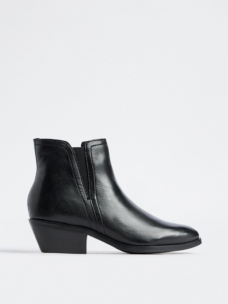 LUNA BLU Black Leather Chelsea Boots