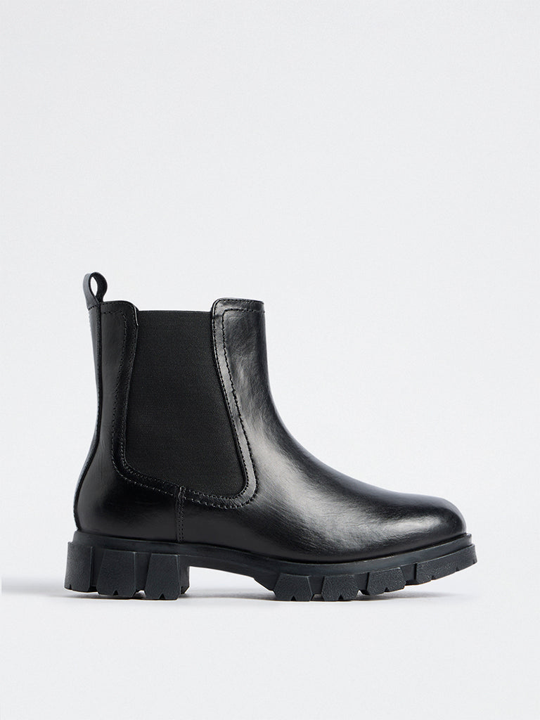 LUNA BLU Black Leather Chelsea Boots