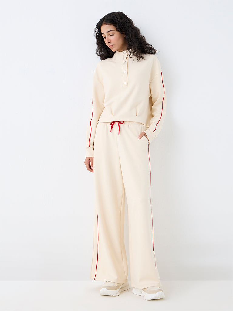Nuoflexx Light Beige High-Neck Sweatshirt