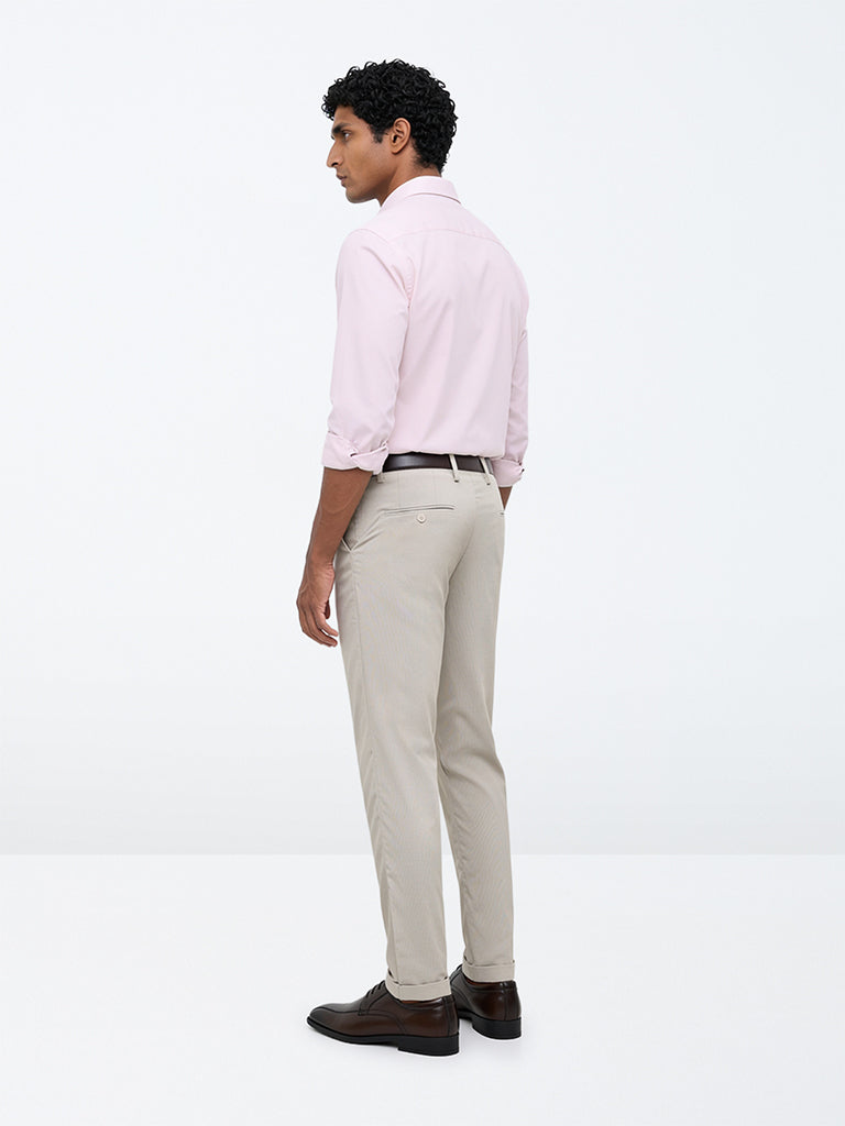 WES Formals Light Pink Solid Slim-Fit Cotton Shirt