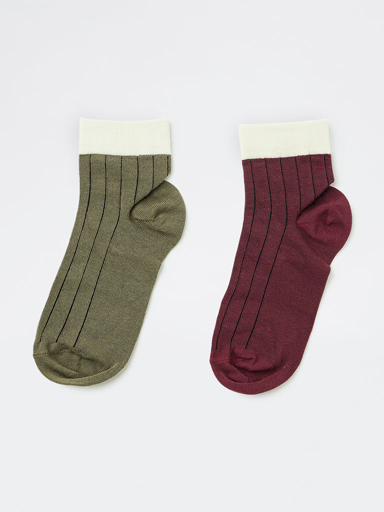 Wunderlove Burgundy and Olive Self-Striped Cotton-Blend Ankle Socks - Pack of 2
