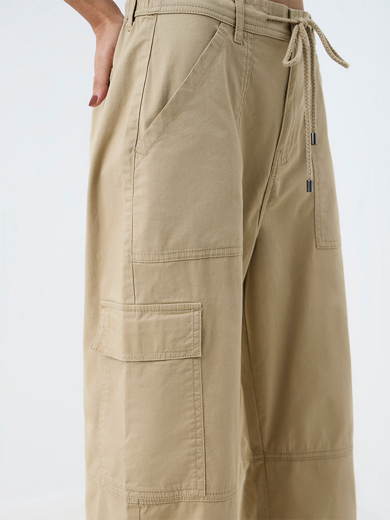 Nuon Light Khaki Cargo-Style High-Rise Cotton-Blend Capri Pants