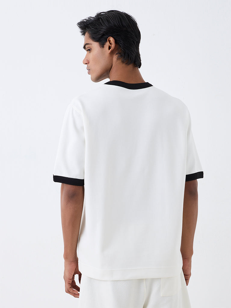 Nuoflexx White Text Printed Relaxed-Fit Cotton-Blend T-Shirt