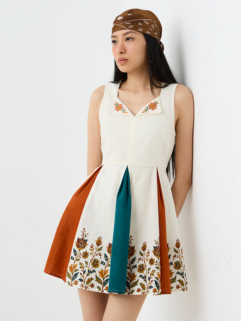 Bombay Paisley Off-White Floral Printed Cotton Fit-and-Flare Dress