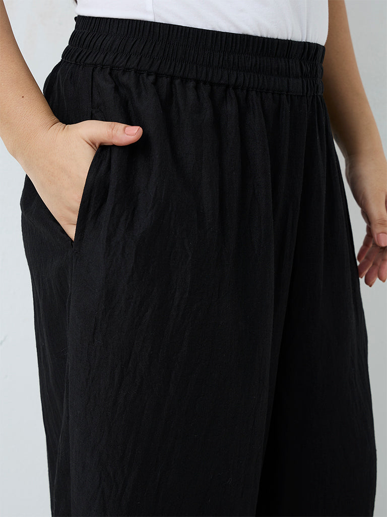 Diza Black Solid Cotton-Blend  Pants