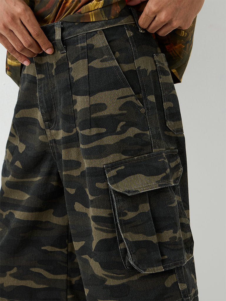Nuon Dark Olive Camouflage Printed Relaxed-Fit Mid-Rise Cargo Jorts