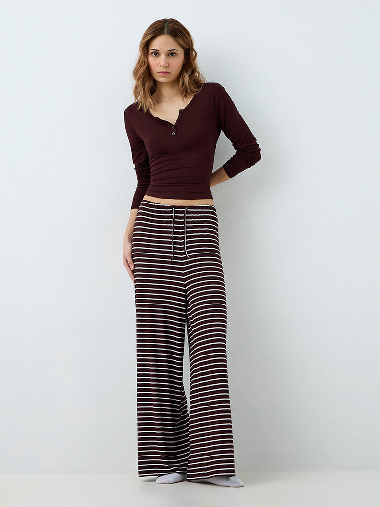 Superstar Dark Brown Solid Henley T-Shirt